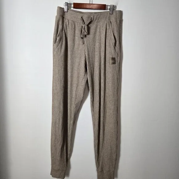 Alo Yoga Size M Muse Ribbed Knit Jogger Sweatpants Lounge Taupe - Picture 1 of 10